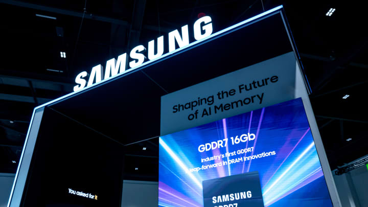 Lucros da Samsung no segundo trimestre caem pela metade e ficam abaixo do esperado