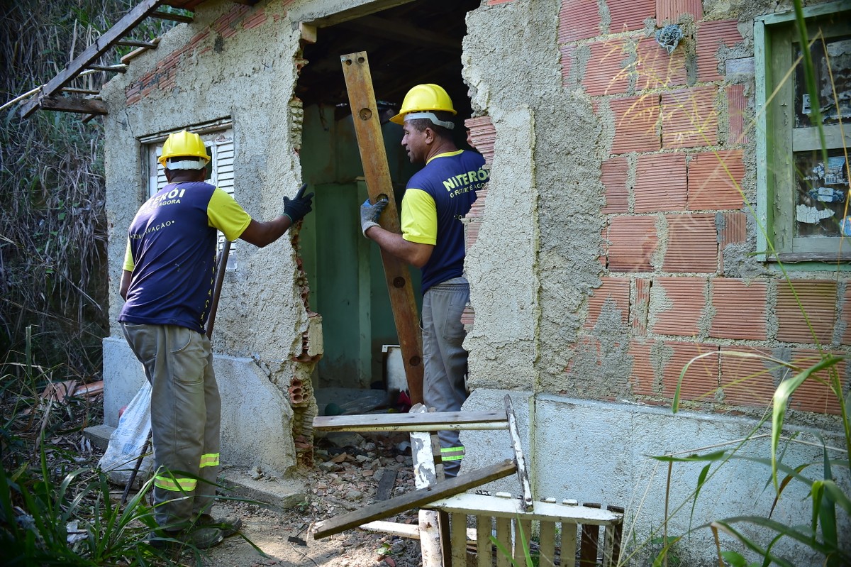 Casa em área de proteção ambiental é demolida em Niterói por MP e prefeitura