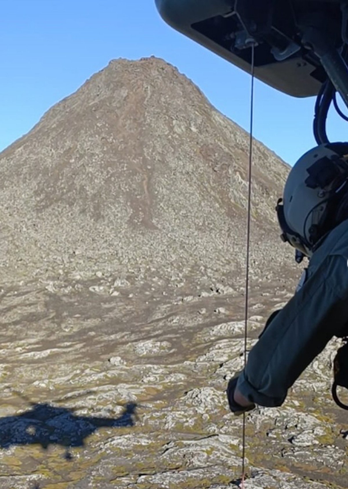 Turista holandês é resgatado de montanha em Portugal por helicóptero; assista ao vídeo