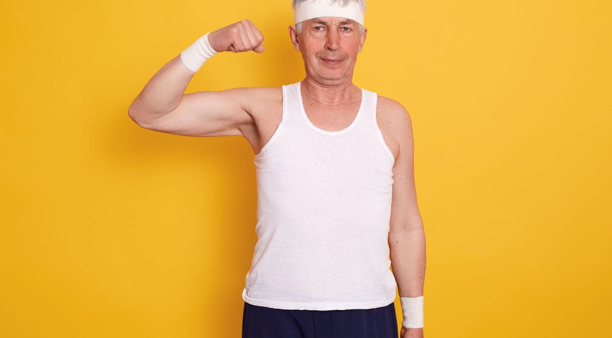 Com o avançar da idade, é natural que o corpo comece a perder massa magra. (Foto: Freepik)
