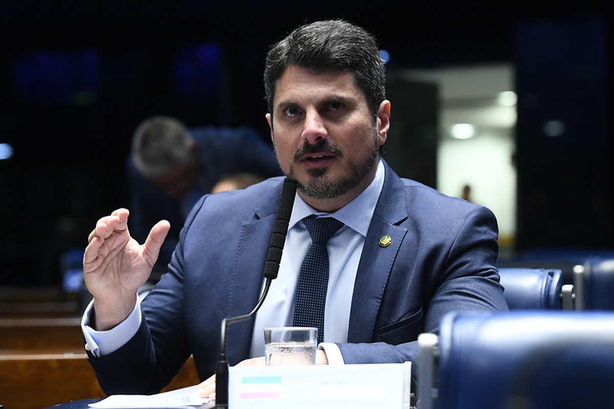 Moraes autoriza horário especial para Marcos do Val participar de sessão no Senado