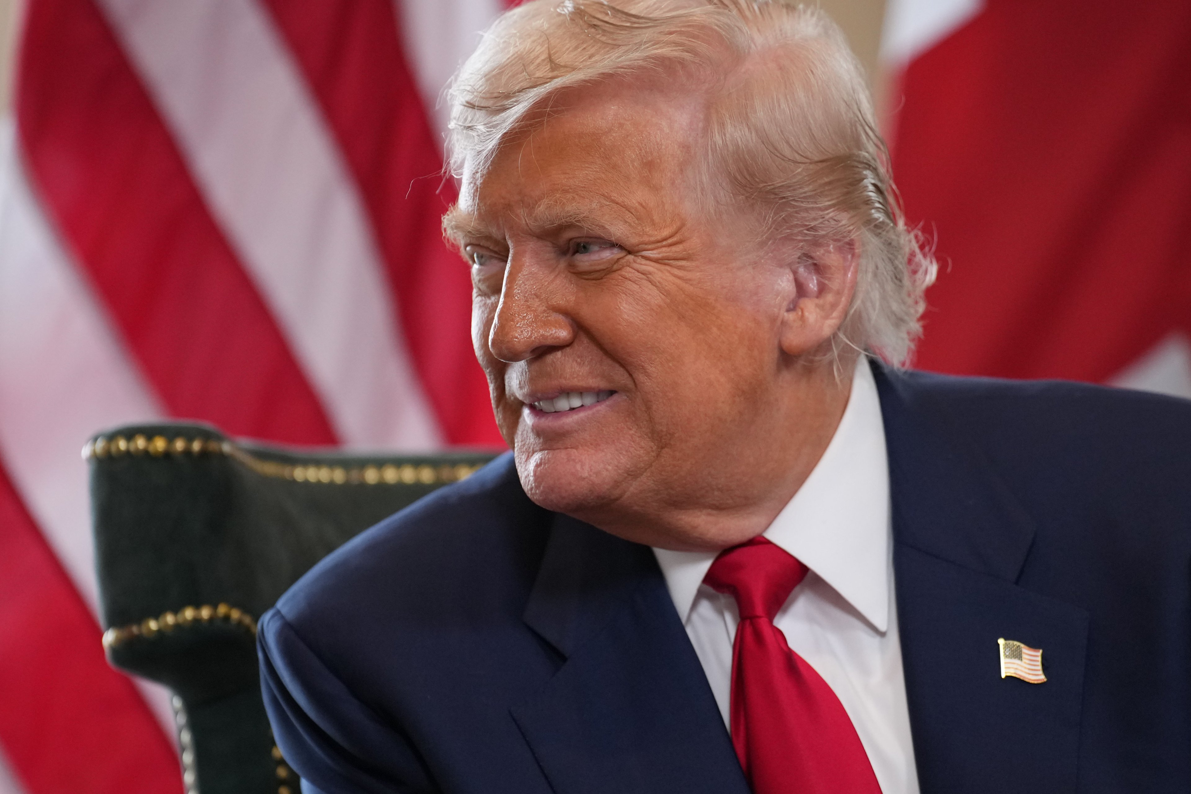 Trump estabelece tarifa mínima de 15% a 20% para importações globais