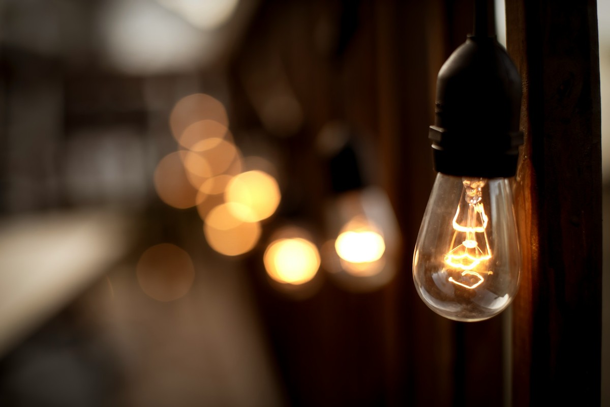 O mundo inteiro acende as luzes e provoca colapso nas usinas de energia