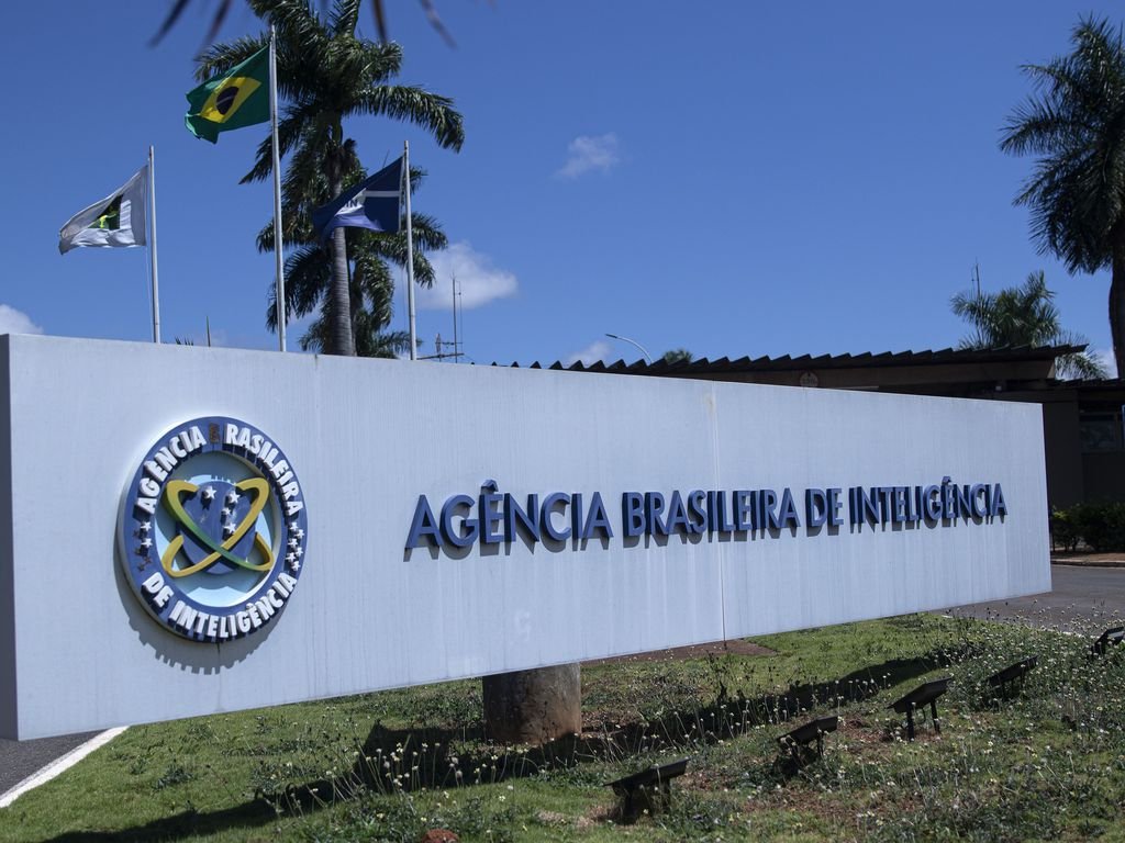 Brasil intensifica combate à espionagem russa após descoberta de agentes no país