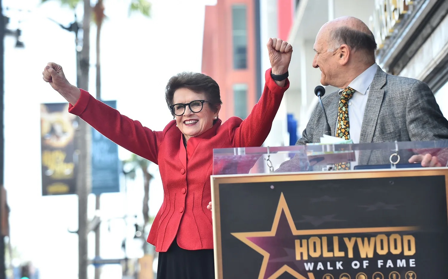 Billie Jean King recebe estrela na Calçada da Fama de Hollywood por suas contribuições ao esporte