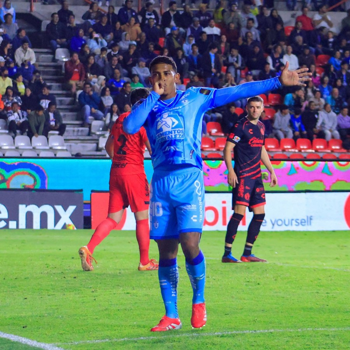 John Kennedy brilha no Pachuca e reflete sobre sua trajetória no Fluminense