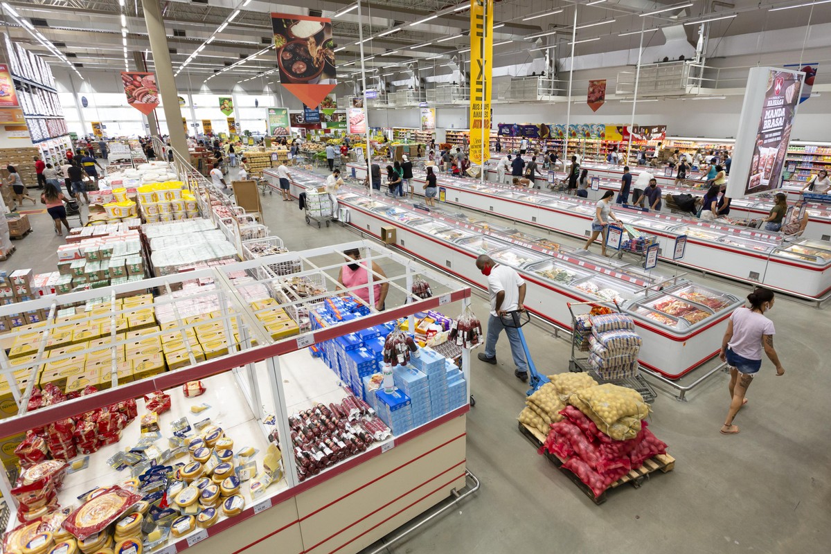 Queda nas promoções de alimentos reflete desafios econômicos no varejo em 2024
