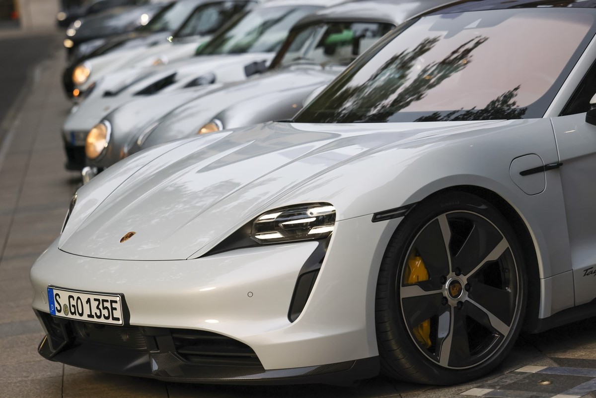 Porsche implementa cortes estratégicos devido à grave situação no mercado dos EUA