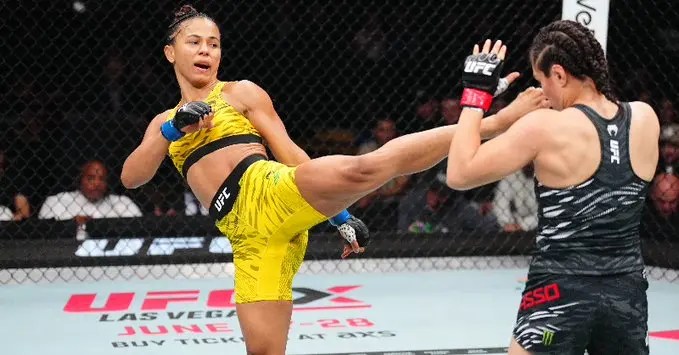 Natalia Silva vence Alexa Grasso no UFC 315. (Foto: Reprodução X/UFCNews)