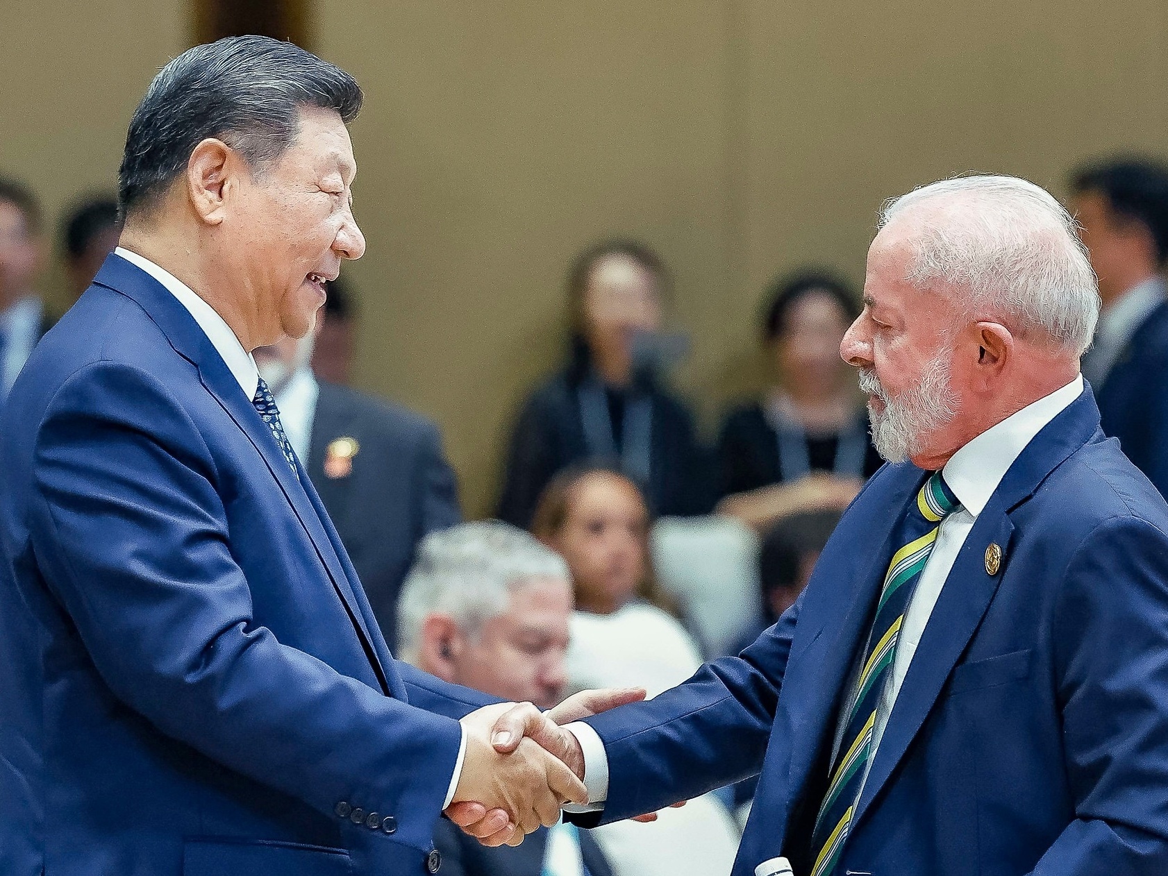 Siderúrgicas pedem ao governo Lula taxação contra importação de aço chinês