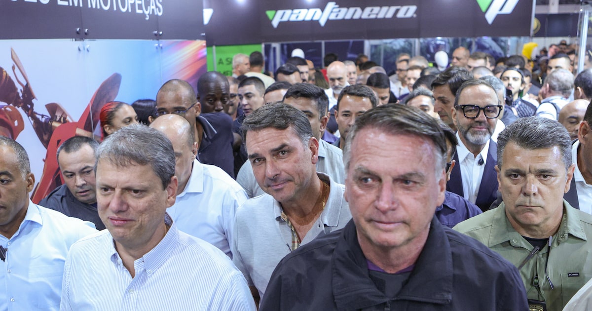 Bolsonaro reafirma intenção de candidatar-se à Presidência em 2026, apesar de inelegibilidade