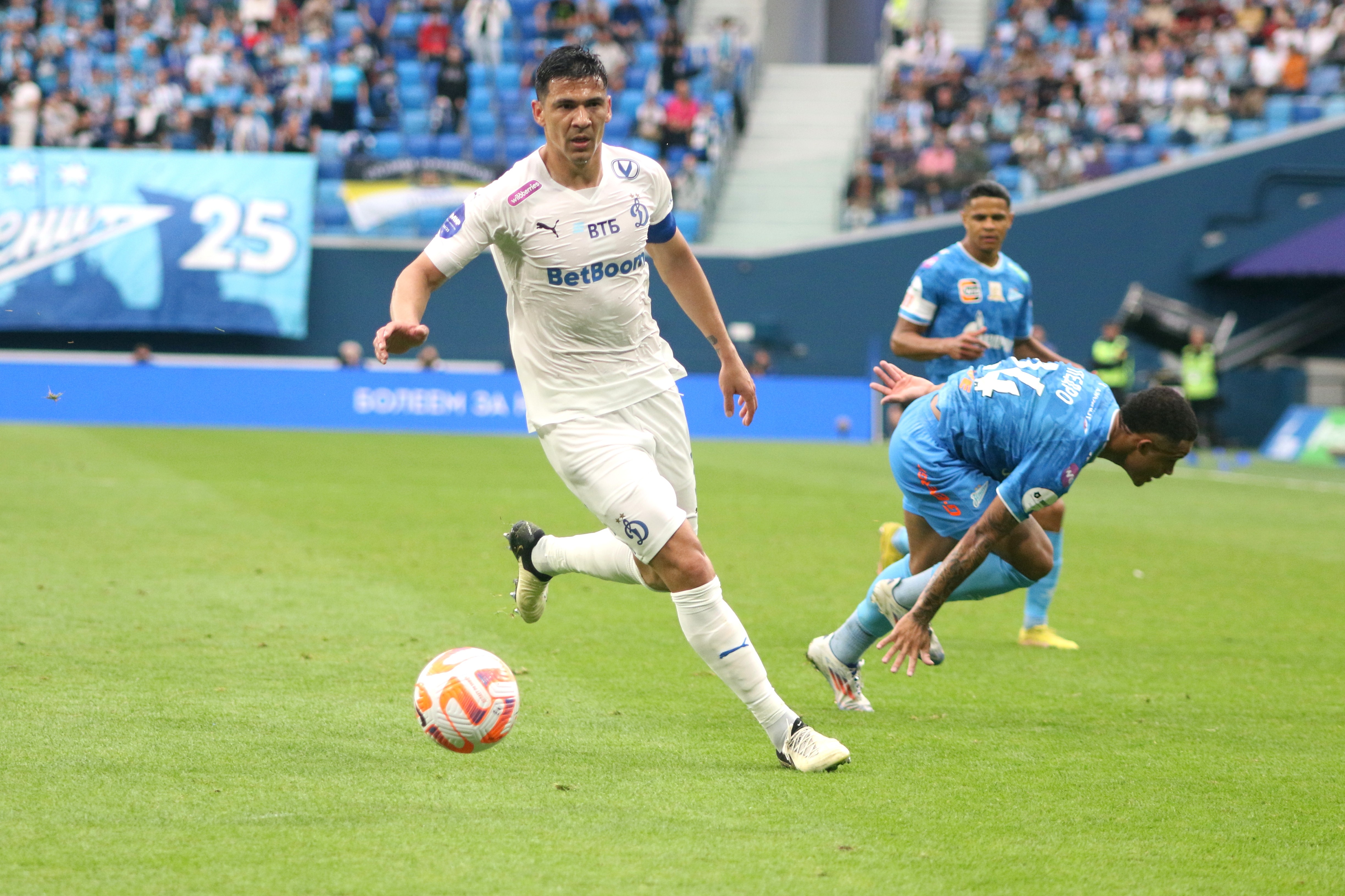 Grêmio fecha acordo para contratação do zagueiro Balbuena