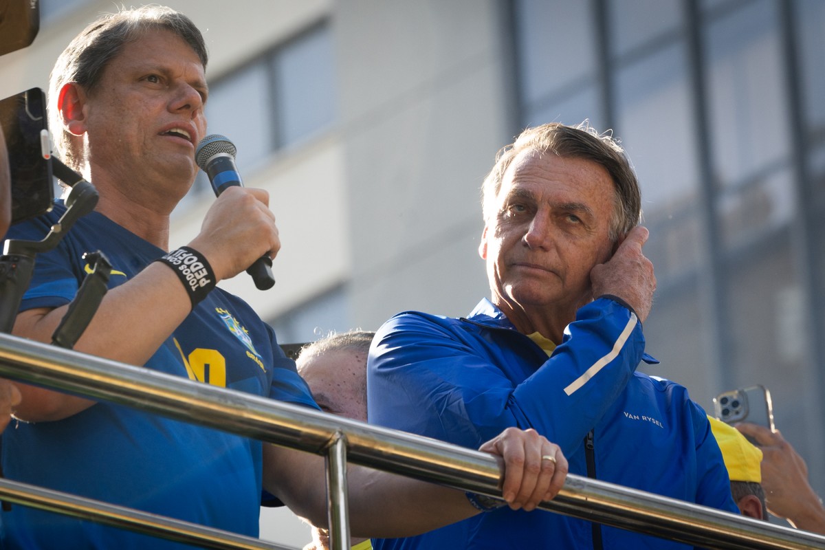 Trump pressiona Bolsonaro e Tarcísio em um jogo de chantagem política