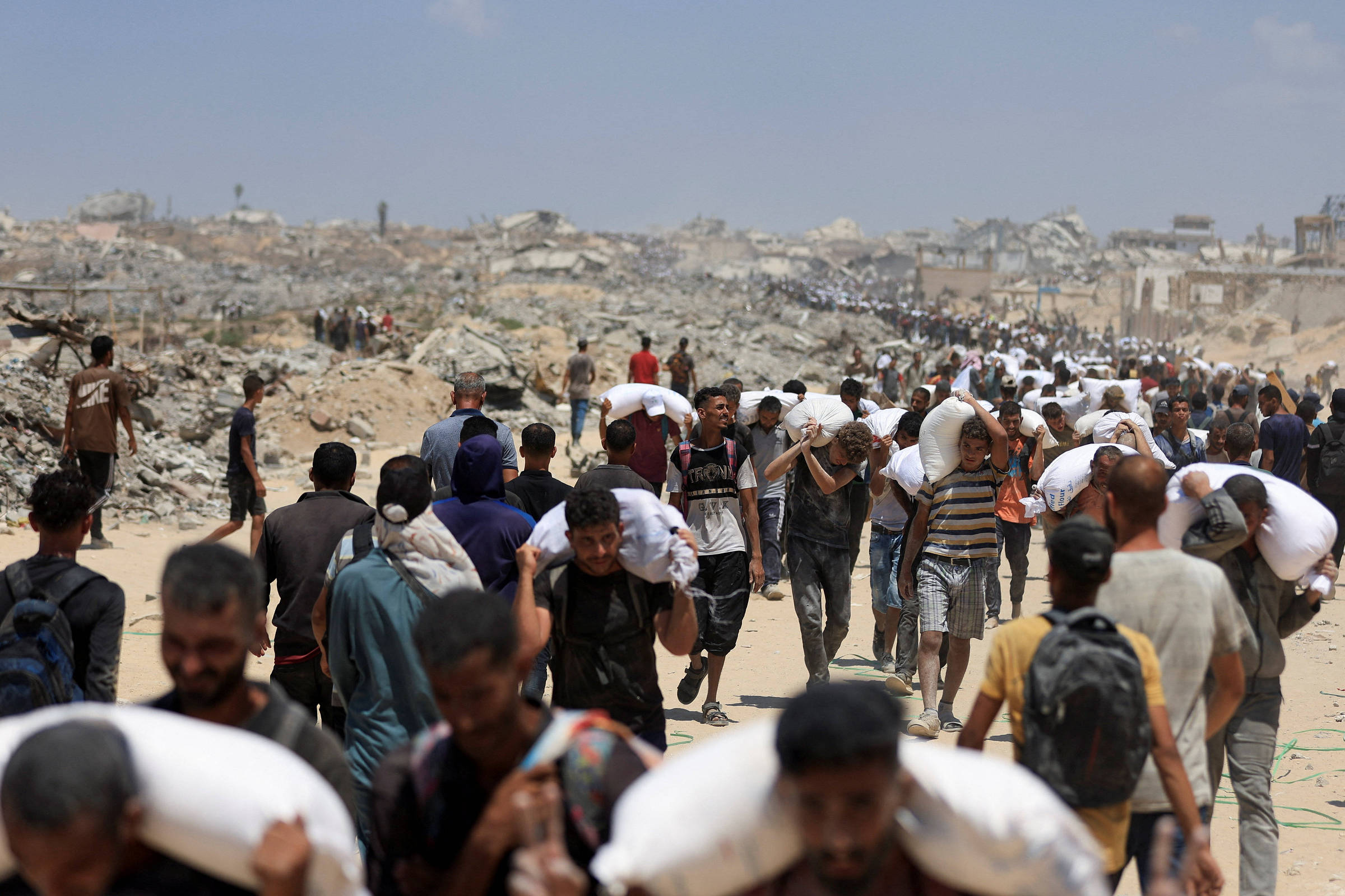 ONU acusa Israel de atirar em multidão que aguardava comida em Gaza