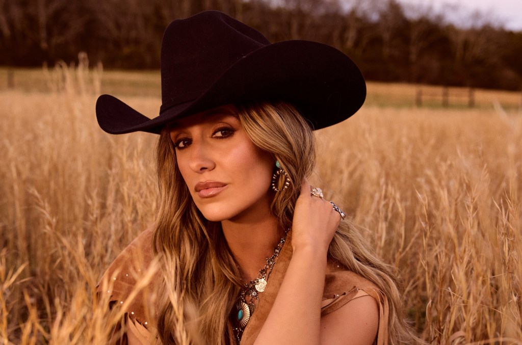 Lainey Wilson e outros artistas lançam novas músicas emocionantes esta semana