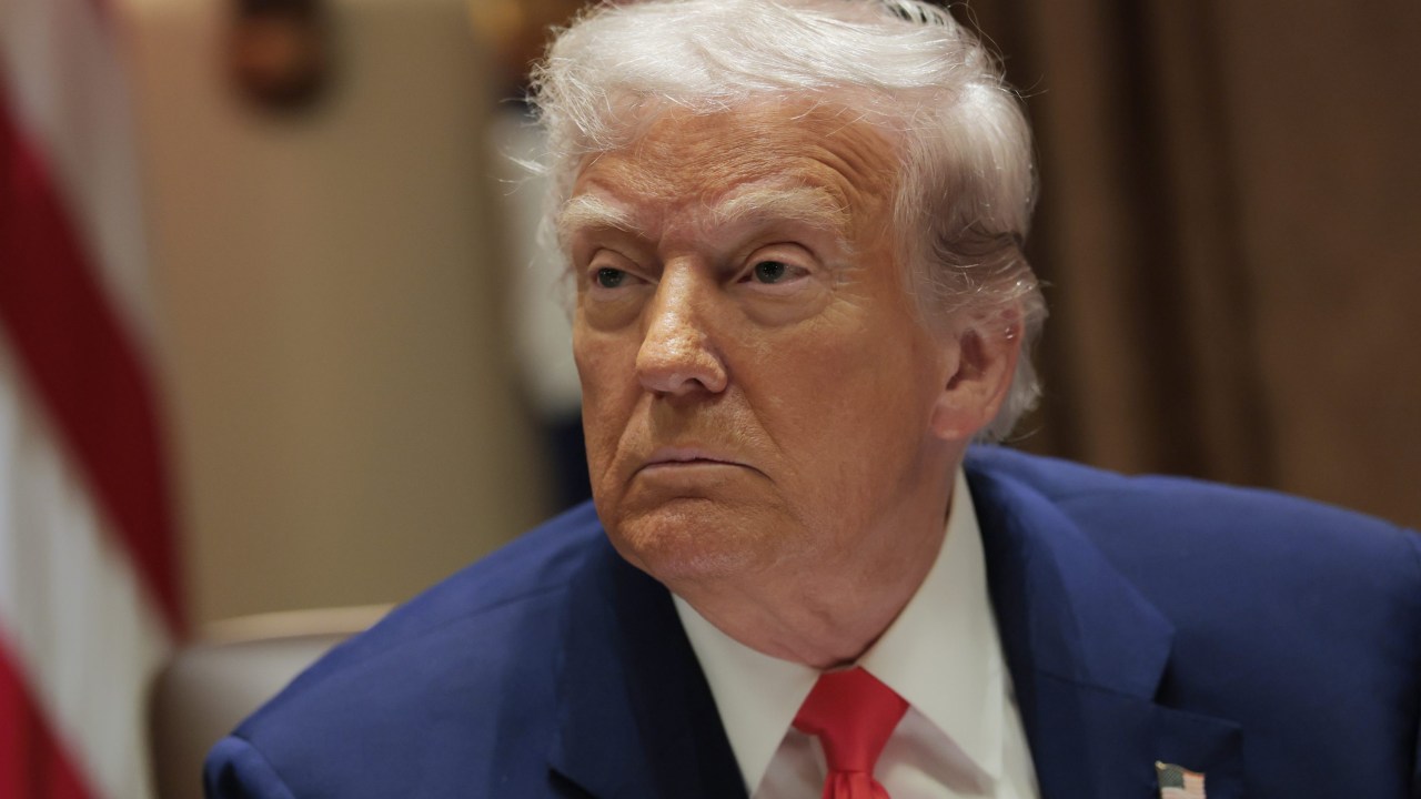 Trump avalia assumir controle de Washington, D.C., sob governo democrata