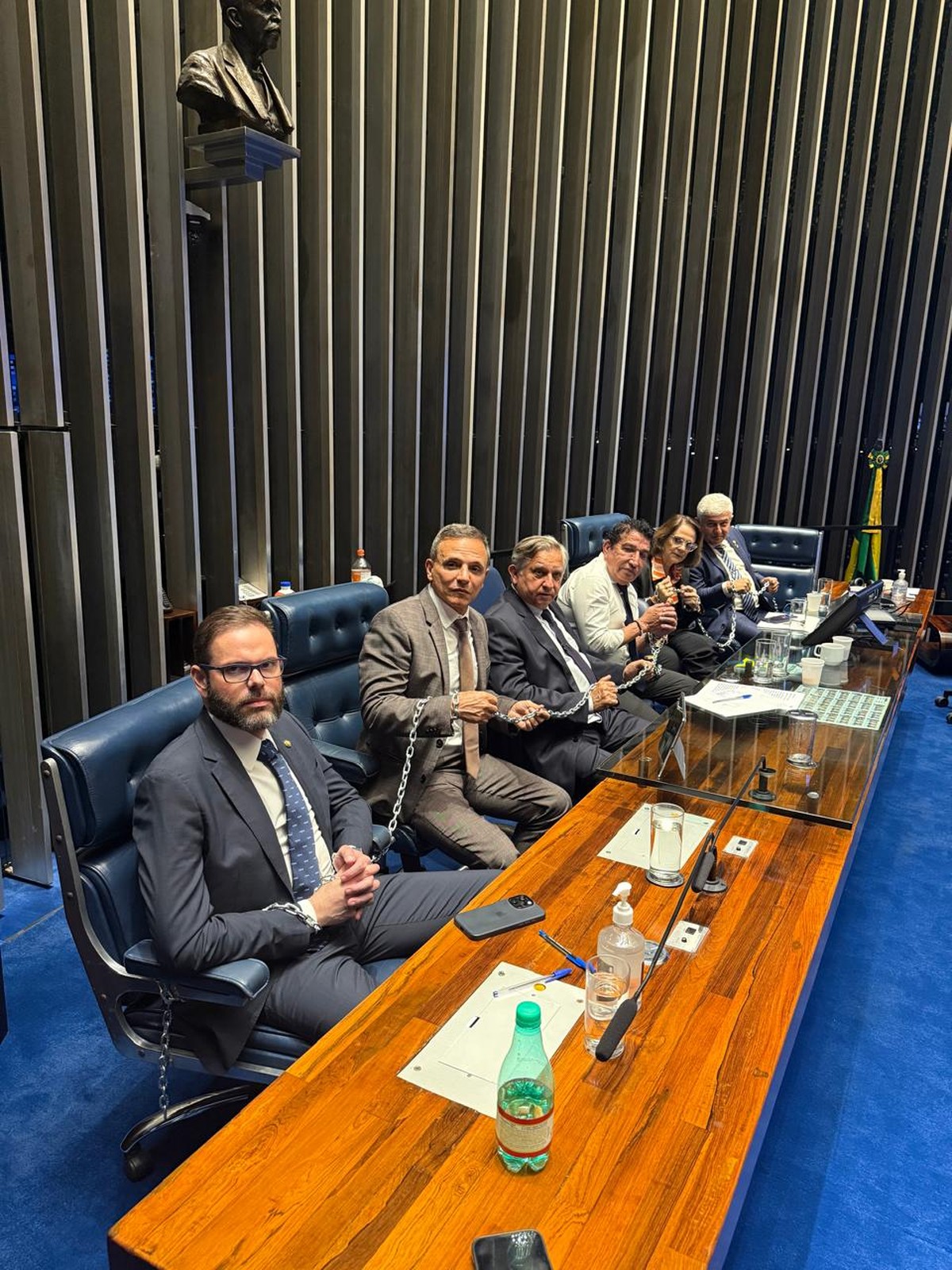 Alcolumbre convoca sessão virtual para votar projeto em meio a impasse com oposição