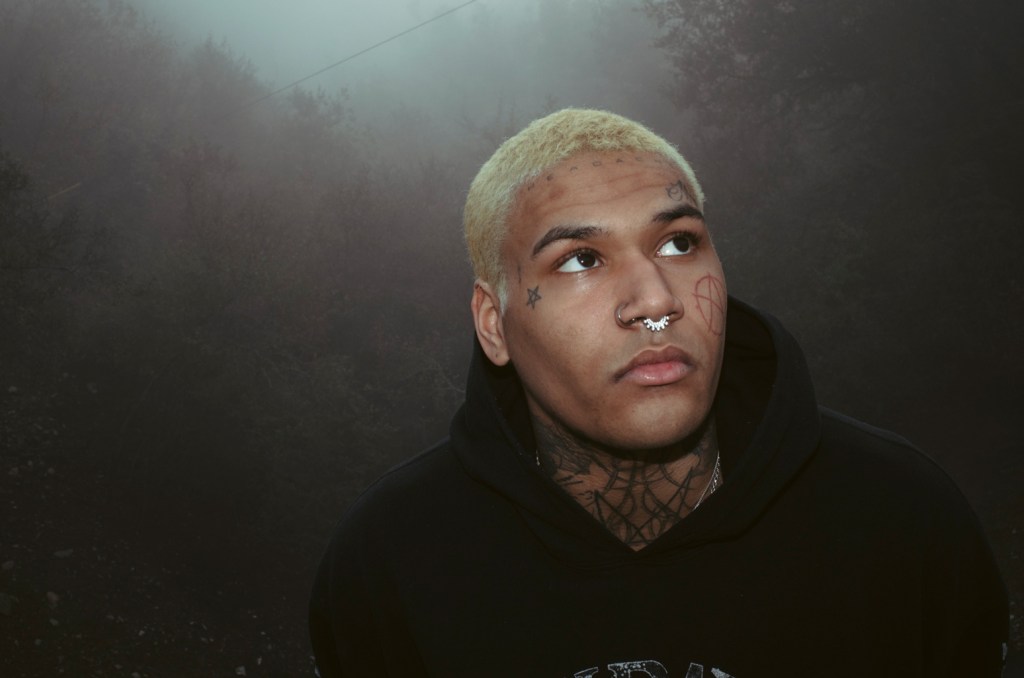 EKKSTACY lança 'FOREVER' e revela nova fase musical com som mais enérgico e autêntico