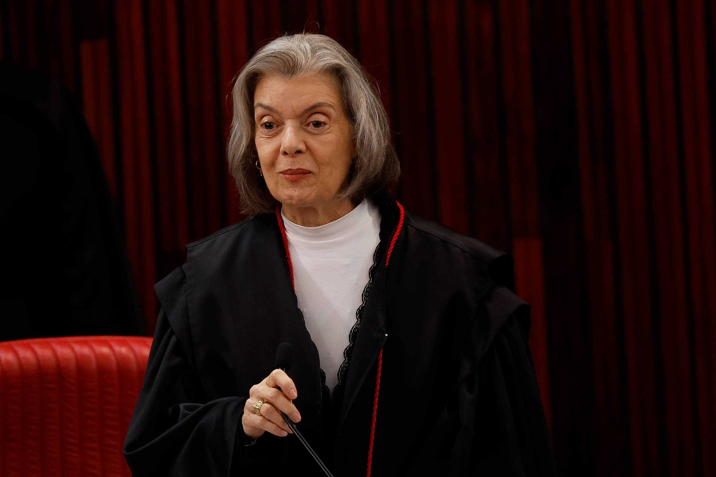 Sessão Plenária do TSE (Tribunal Superior Eleitoral), sob a presidência da ministra Cármen Lúcia. (Foto: Pedro Ladeira - 12.dez.2024/Folhapress)