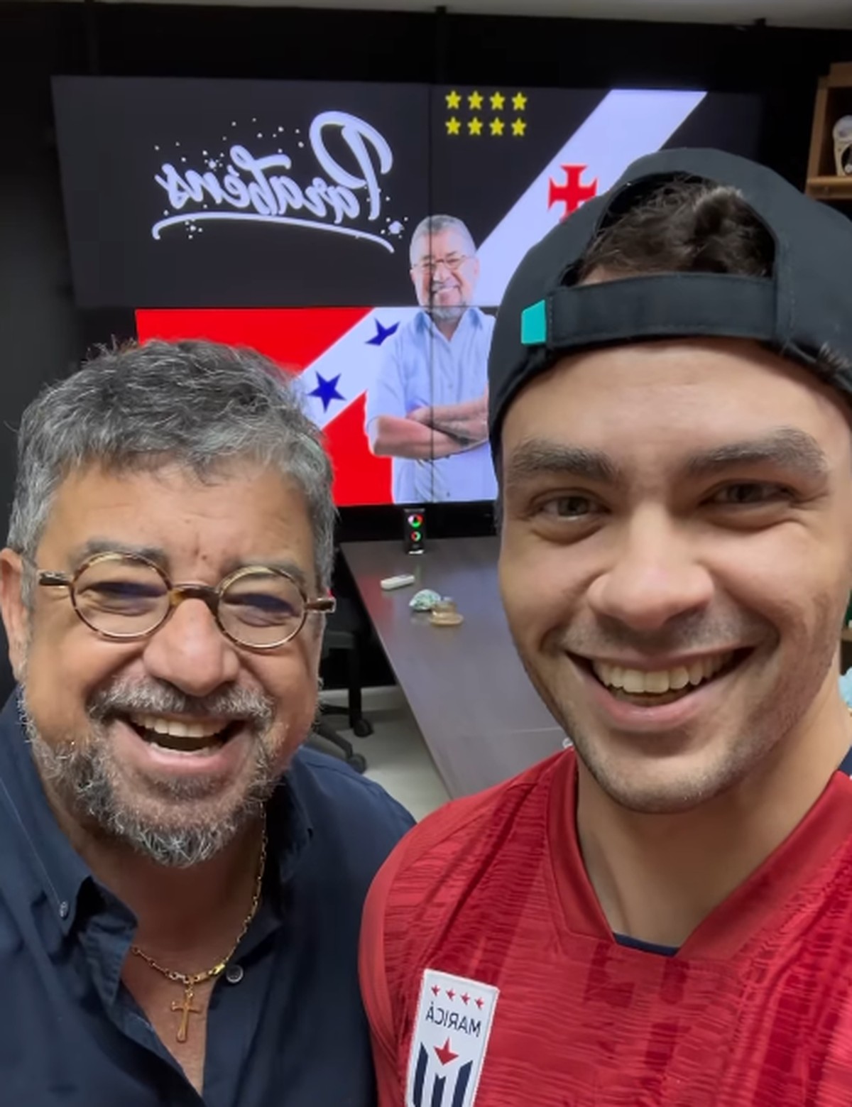 Prefeito de Maricá e Luccas Neto planejam parque temático infantil na cidade