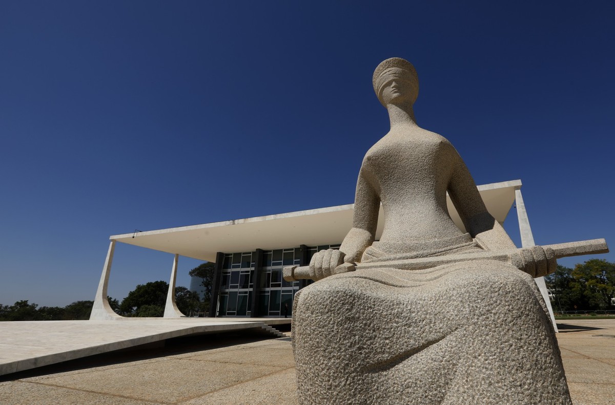 O Supremo Tribunal Federal (STF) — Foto: Cristiano Mariz / Agência O Globo  
Marcos Mendes, pesquisador do Insper: “Foi uma leniência do Poder Executivo que ajudou uma demanda do Poder Judiciário” — Foto: Gesival Nogueira/Valor  

O Supremo Tribunal Federal (STF) (Foto: Cristiano Mariz / Agência O Globo)  
Marcos Mendes, pesquisador do Insper, afirmou: “Foi uma leniência do Poder Executivo que ajudou uma demanda do Poder Judiciário” (Foto: Gesival Nogueira/Valor)
