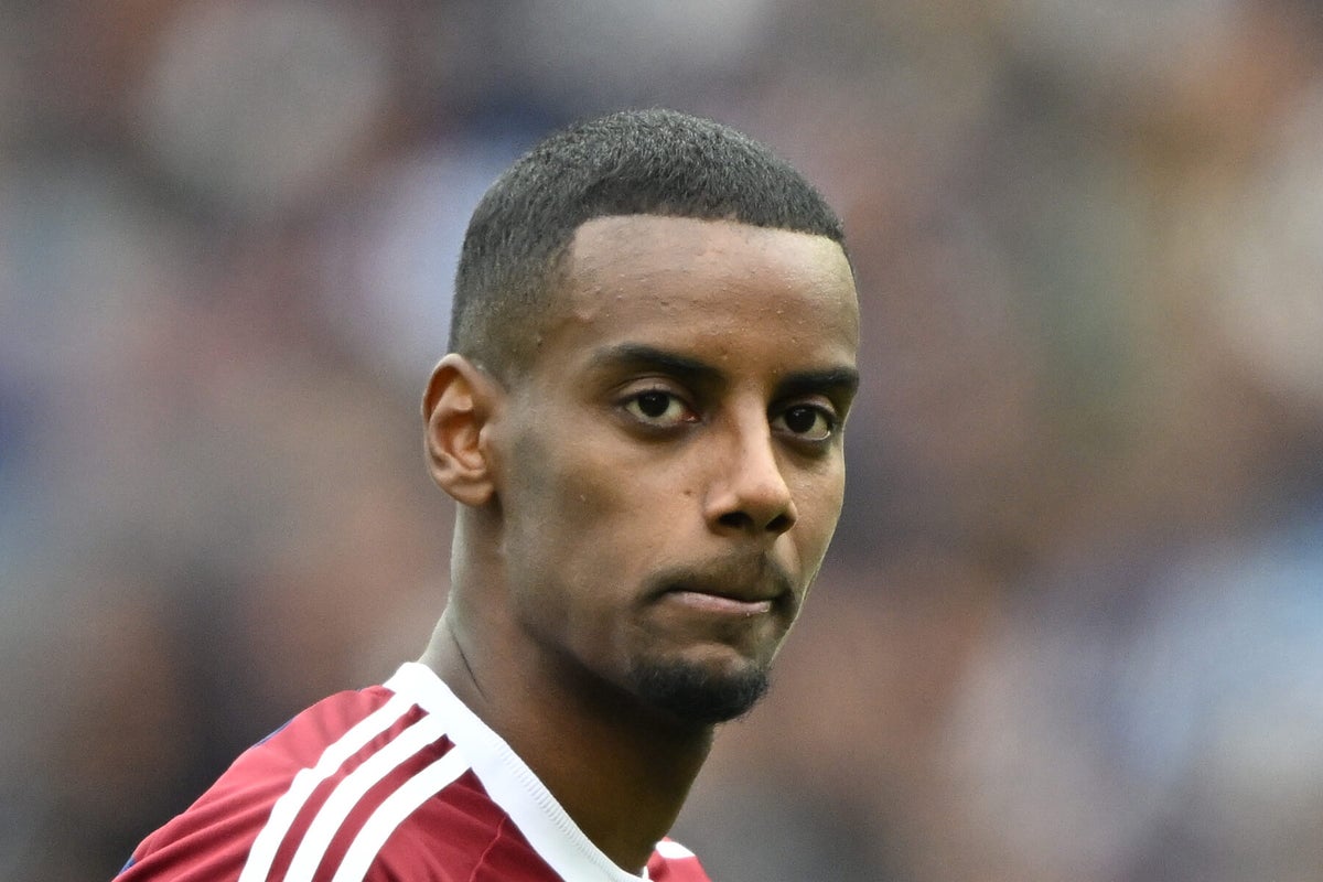 Newcastle rejeita proposta formal do Liverpool por Alexander Isak