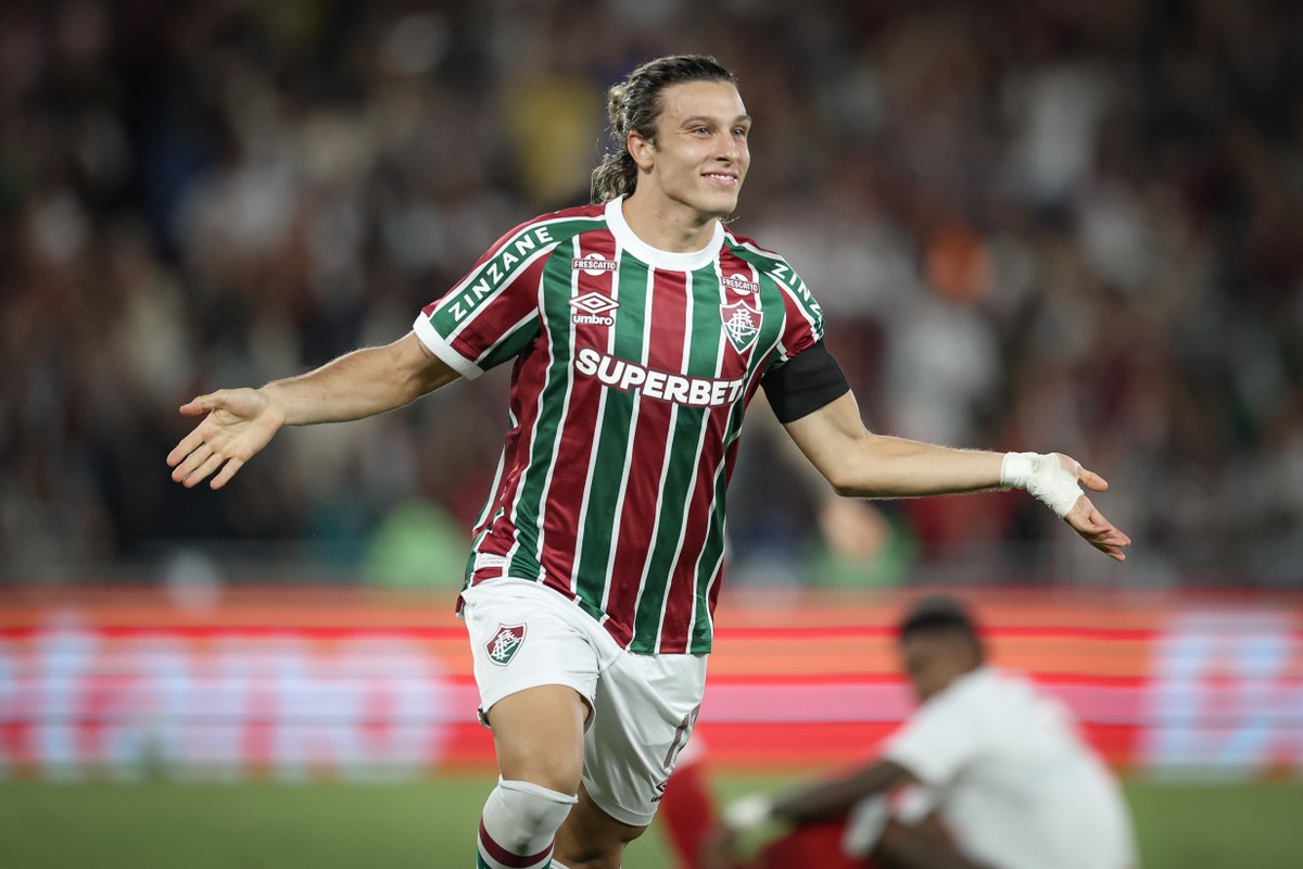 Fluminense supera desfalques na zaga e brilha com Canobbio na Copa do Brasil