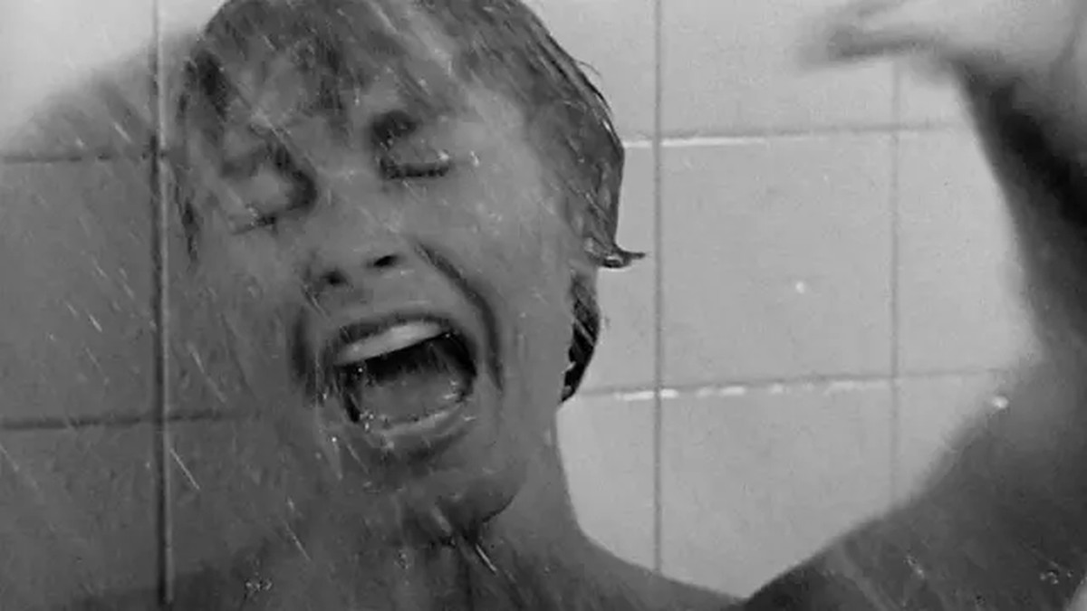 A música de 'Psicose' de Hitchcock transforma o cinema com seu terror icônico