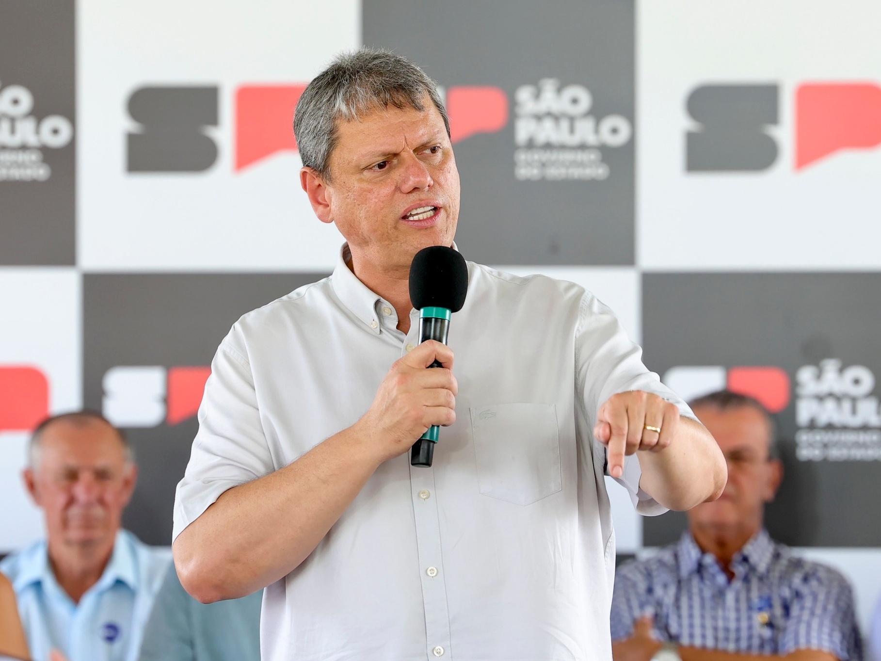 Tarcísio defende foco na negociação do tariaço sem politicagem envolvida