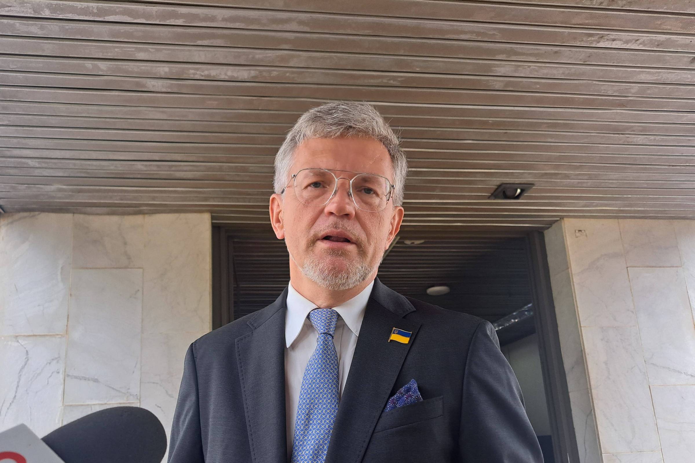 Embaixador da Ucrânia no Brasil, Andrii Melnyk, após reunião com o vice-presidente Geraldo Alckmin nesta segunda-feira (28) (Foto: Mariana Brasil/Folhapress)