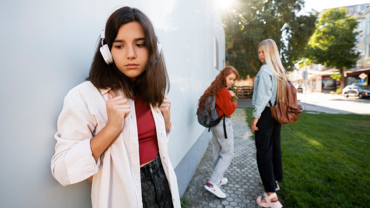 Conflito entre influenciadoras teens destaca a importância da inteligência emocional