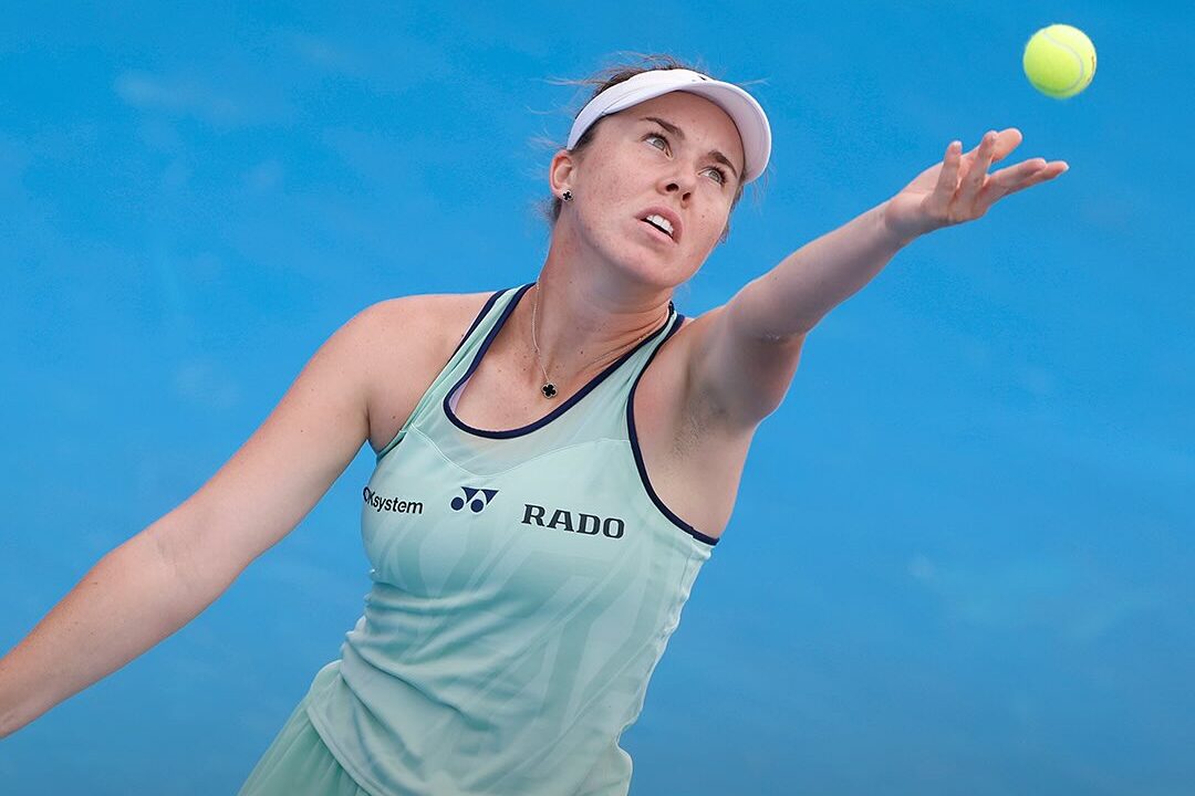 Noskova vence semifinal e garante final tcheca no torneio de Praga