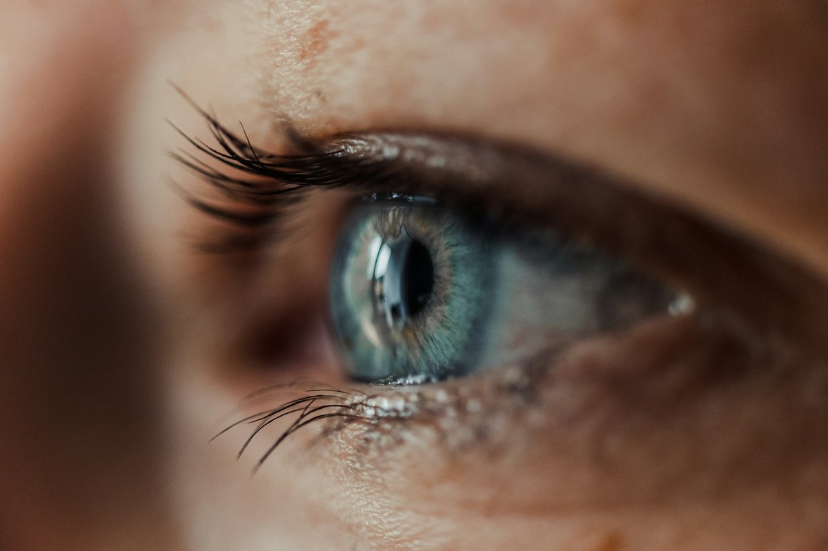 Covid-19 provoca acúmulo de proteínas associadas ao Alzheimer na retina, aponta estudo