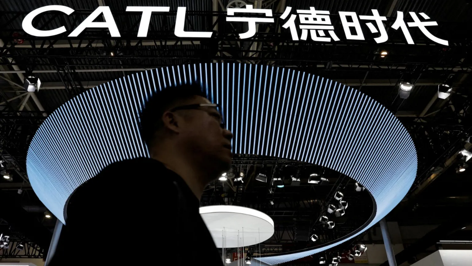 Ações da CATL disparam 16% após maior IPO da história do setor de baterias elétricas