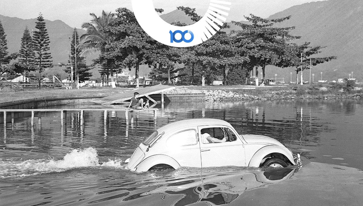 Fusca mergulha na Lagoa e revive momentos marcantes com Acervo O GLOBO