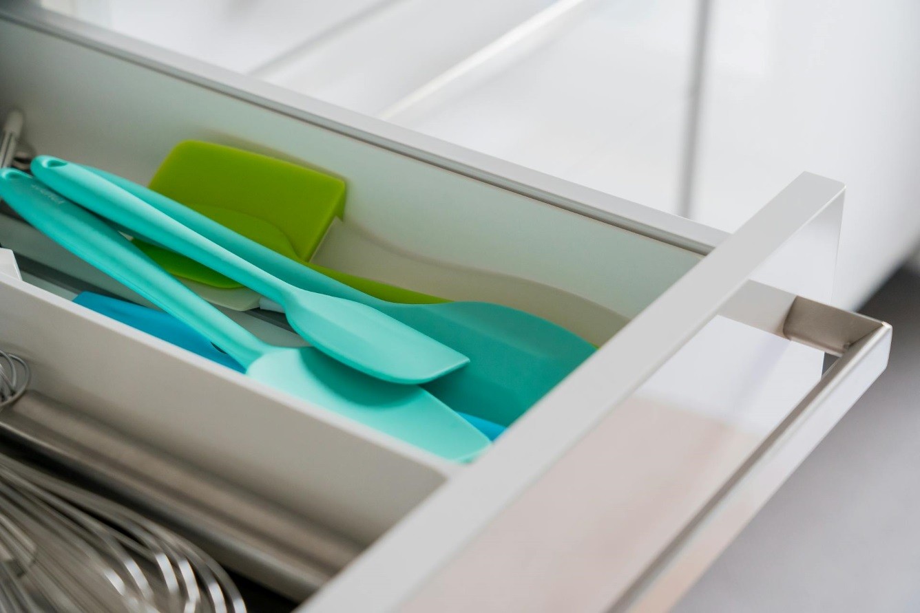 Descubra 12 utensílios de cozinha essenciais que facilitam o seu dia a dia