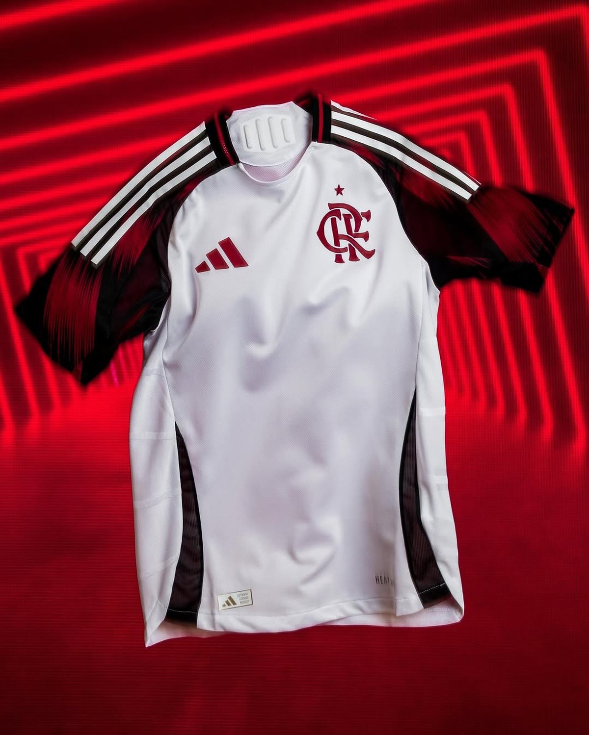 Segundo uniforme do Flamengo para a temporada 2025 (Foto: Divulgação)