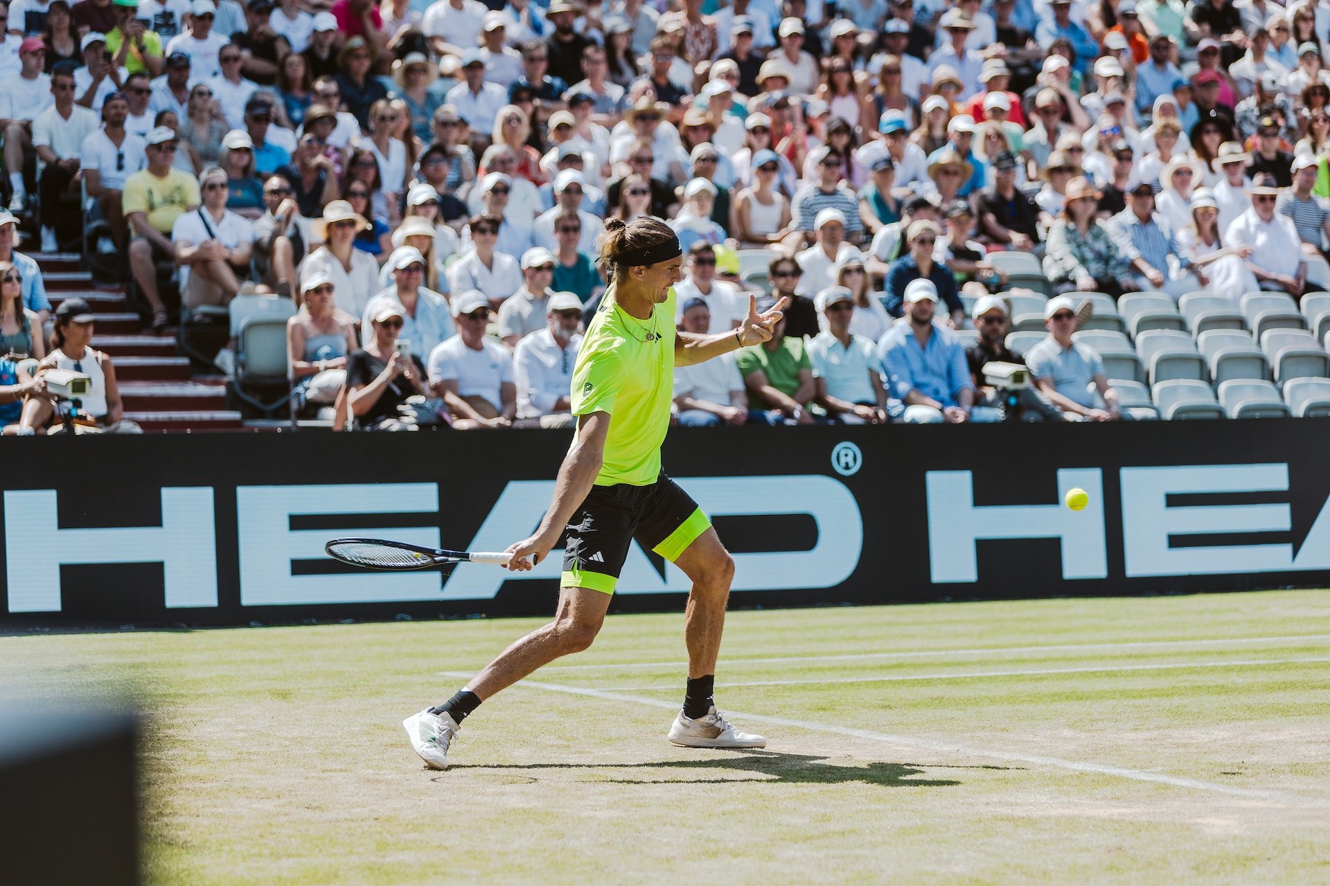 Zverev avança para semifinais em Stuttgart e se destaca no circuito atual