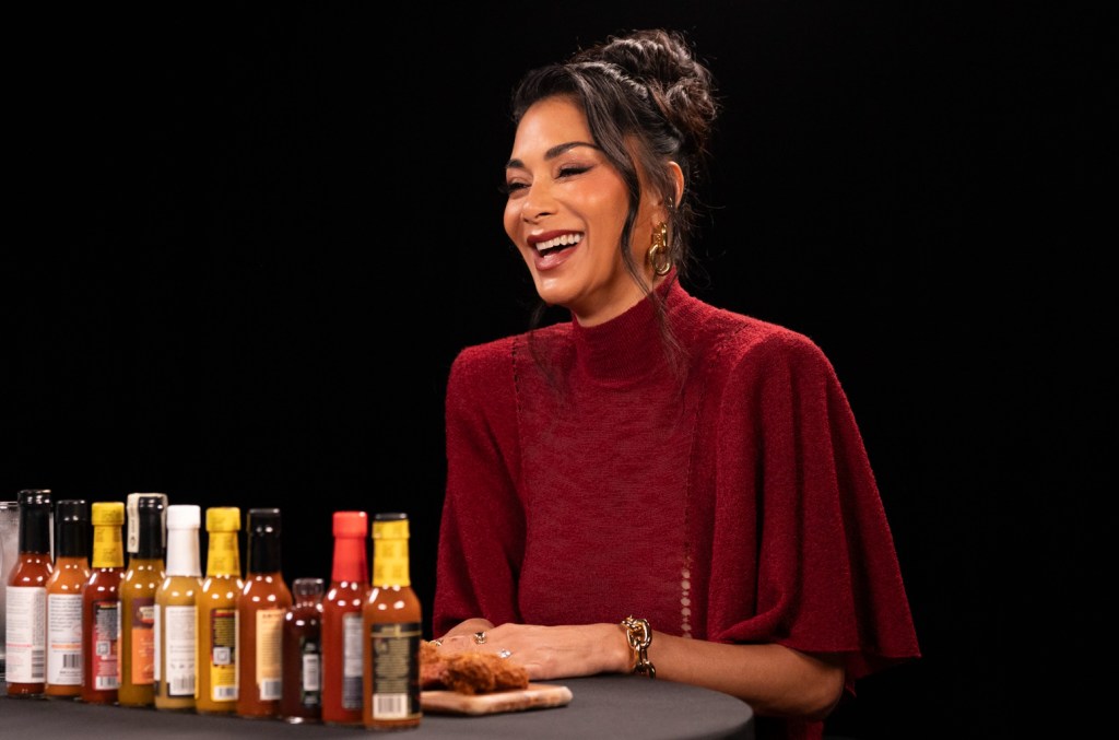 Nicole Scherzinger conta que príncipe se escondeu para chamar sua atenção