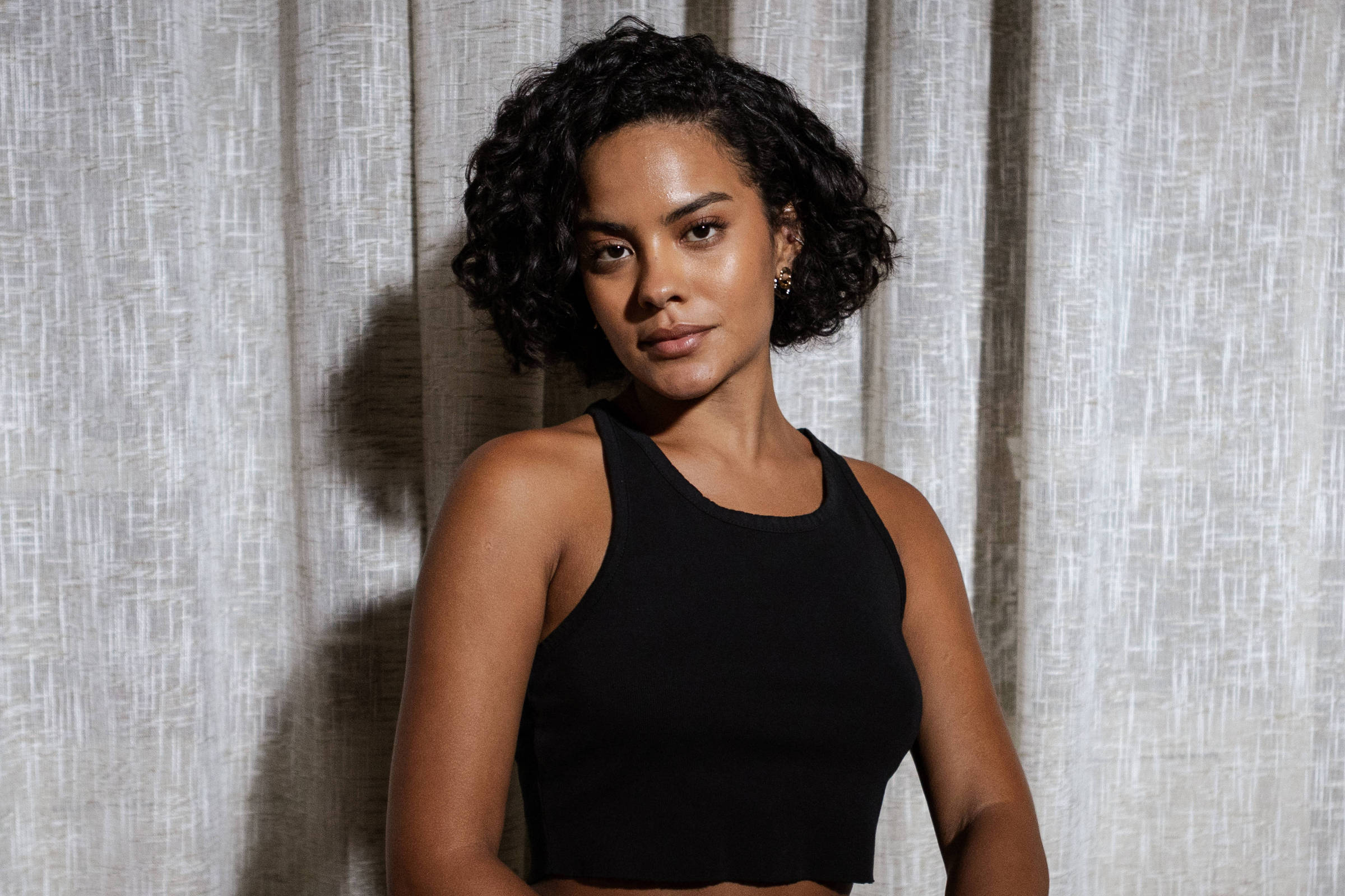 Bella Campos se emociona e revela sua luta contra as críticas recebidas