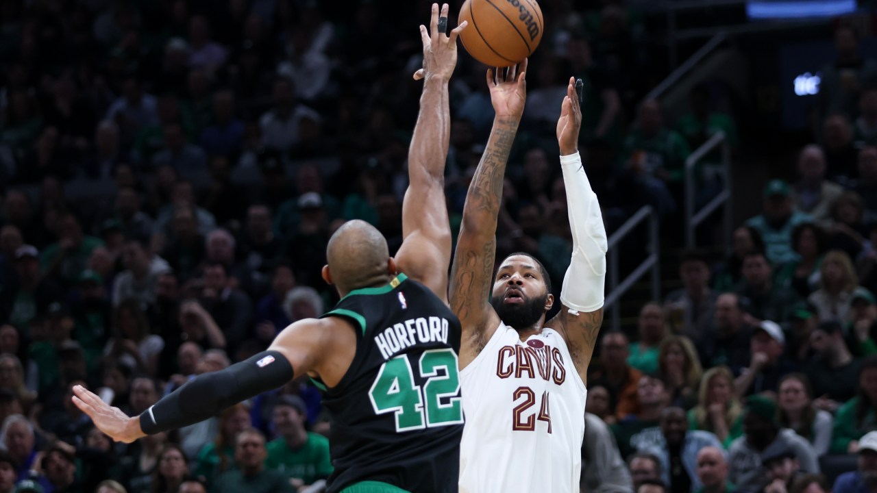 Jogador da NBA é detido por suspeita de fraude em aeroporto da Flórida