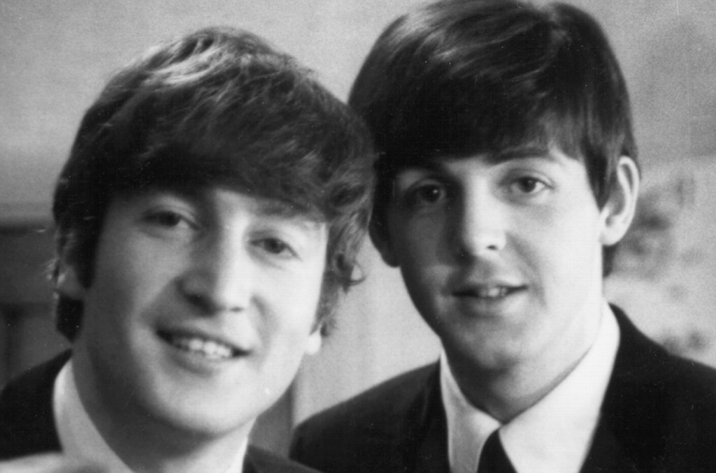 "'John & Paul: A Love Story in Songs' segue a relação de John Lennon e Paul McCartney na composição de músicas. (Foto: Reprodução)"