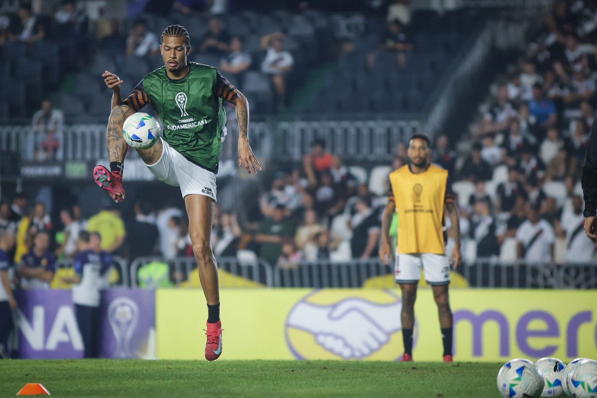 João Victor pede confiança da torcida após vaias no Vasco