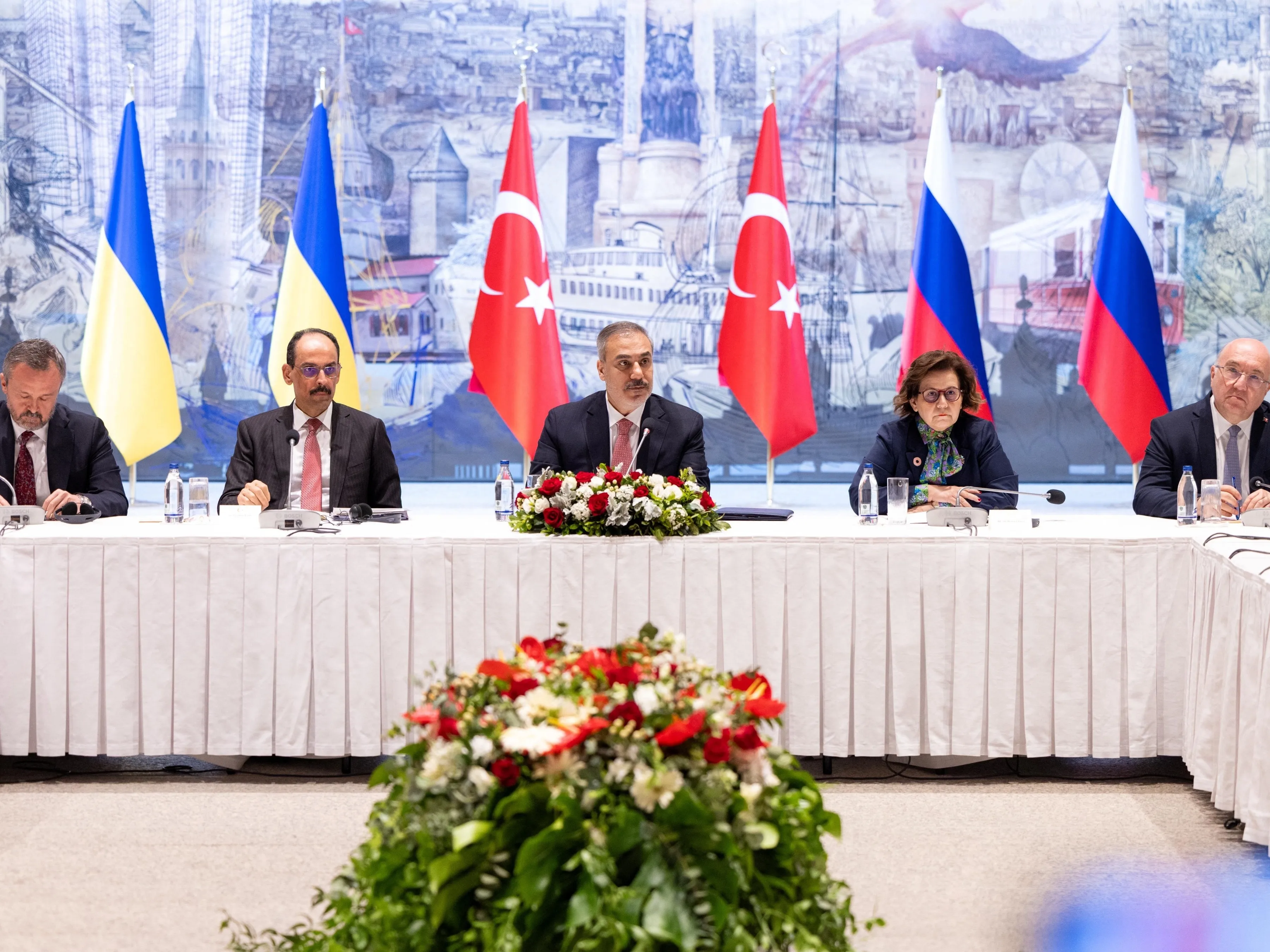 Negociações entre Rússia e Ucrânia em Istambul terminam sem acordo de cessar-fogo