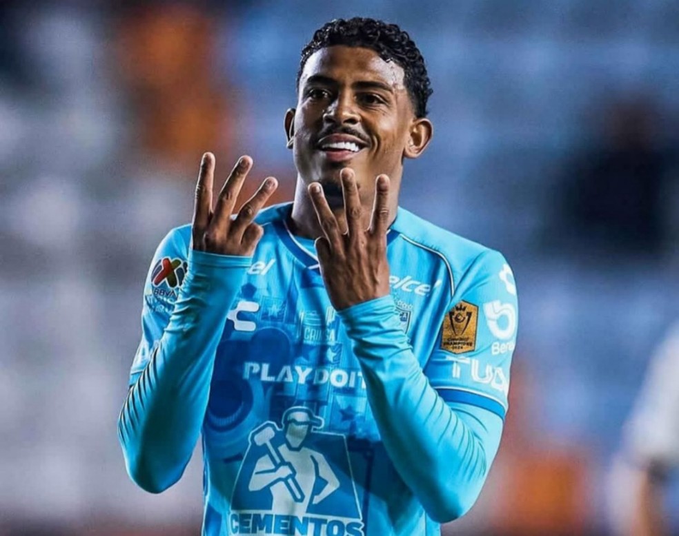 Fluminense não pode repatriar John Kennedy após lesão de Cano no joelho