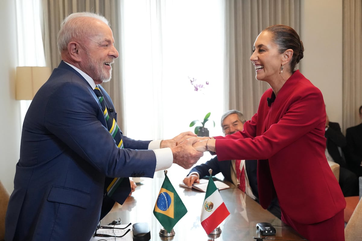 Luiz Inácio Lula da Silva e Claudia Sheinbaum na cúpula da Comunidade de Estados Latino-Americanos e Caribenhos (Celac), em Tegucigalpa (Honduras). (Foto: GOVERNO DE MÉXICO)