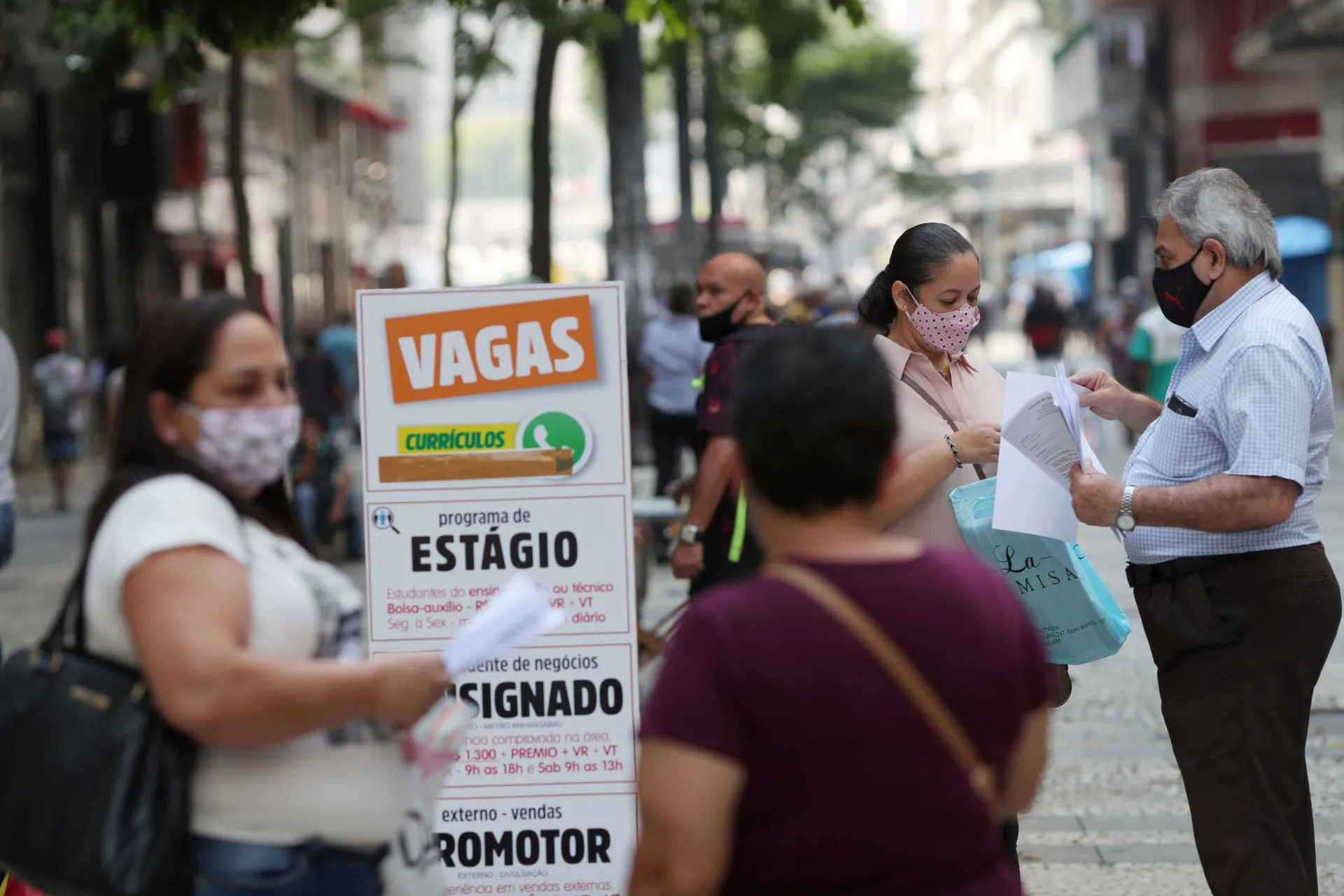 Desemprego no Brasil atinge 7% no primeiro trimestre de 2025, com alta em 12 estados