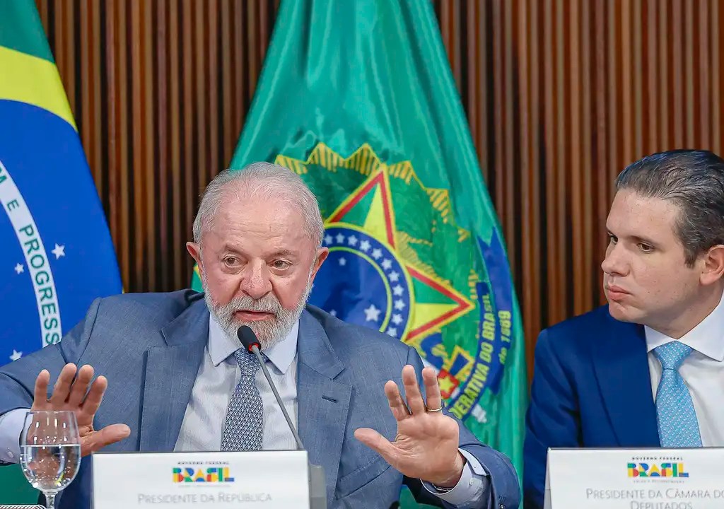 Lula se posiciona como candidato diante da invasão de estrangeiros na bolsa