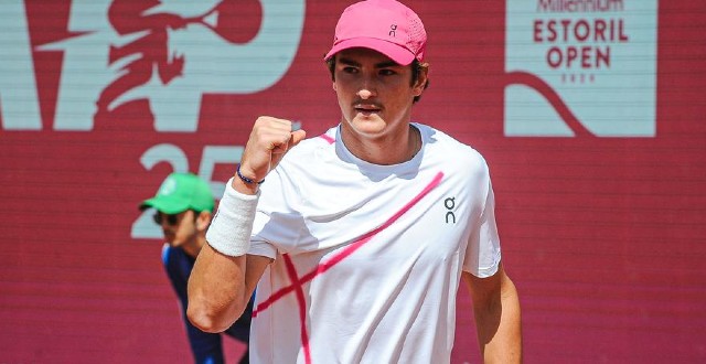 João Zilhão, diretor do forte challenger 175 de Estoril, em Portugal, vibrou com o retorno de João Fonseca no torneio que acontece durante a segunda semana do Masters 1000 de Madri, na Espanha. (Foto: Reprodução/Tenis News)