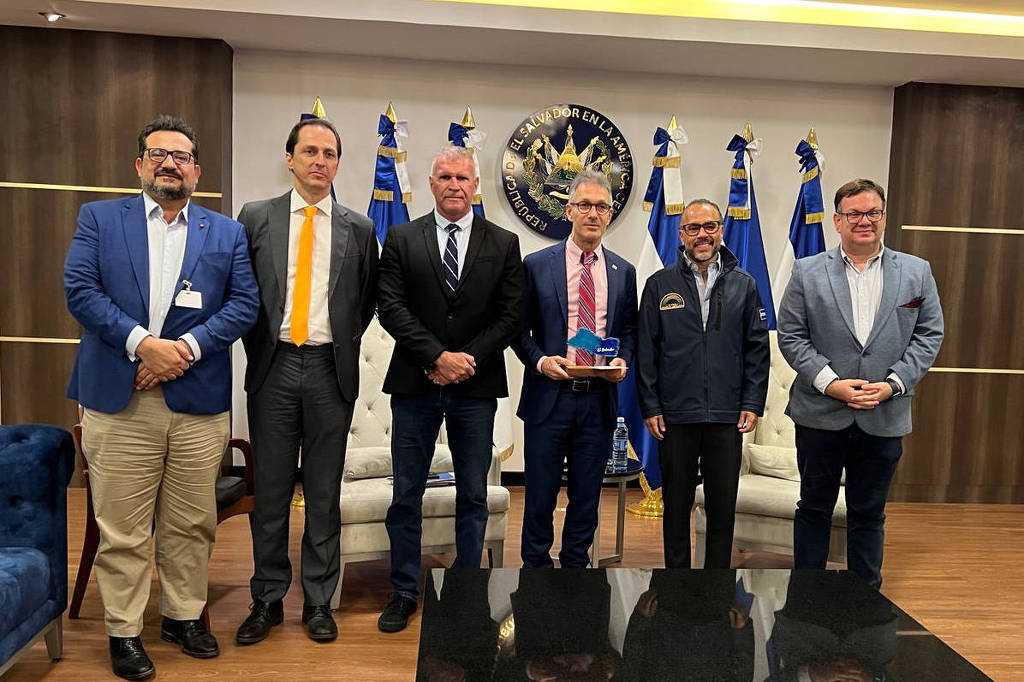 Viagem de Zema a El Salvador gera despesa de R$ 197 mil para Minas Gerais